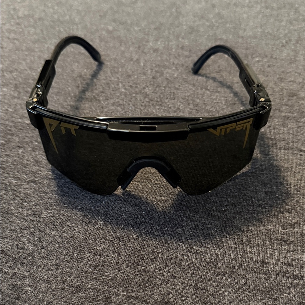 Put Viper Black and Gold Sunglasses